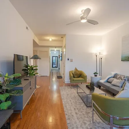 3Br Prime Hyde Park Location Near Uchicago And Dining Apartment